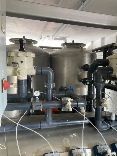 Sistema de filtración con tanques de acero inoxidable